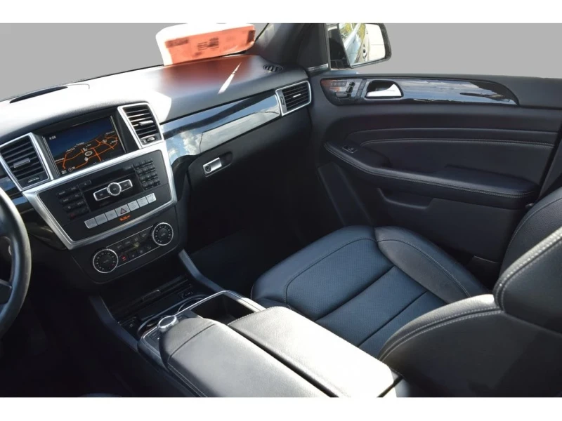 Mercedes-Benz ML 350 BlueTEC* Harman/Kardon* 360camera* Пано* Подгрев, снимка 12 - Автомобили и джипове - 52364193
