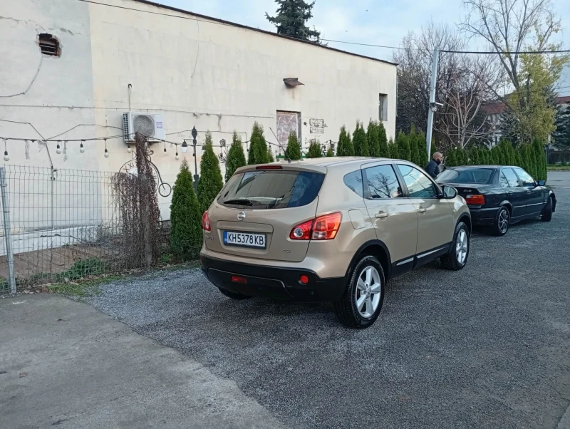 Nissan Qashqai 1.5dci, снимка 4 - Автомобили и джипове - 52869680