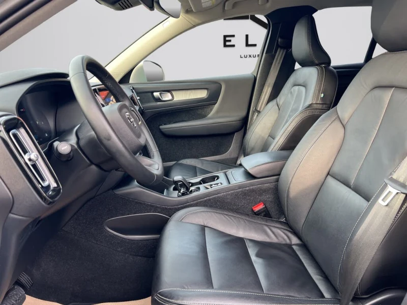 Volvo XC40 B5 Core AWD, снимка 10 - Автомобили и джипове - 53382183