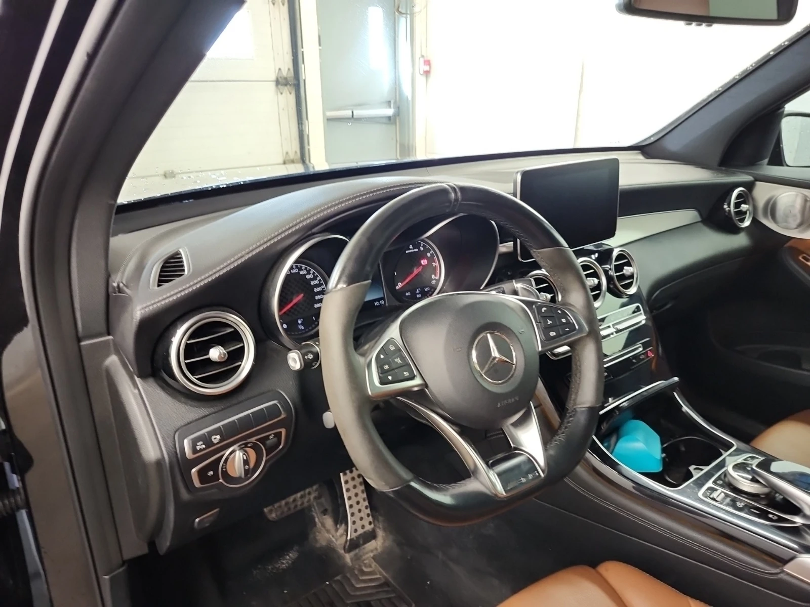 Mercedes-Benz GLC 43 AMG * 2 КЛЮЧА * CARFAX * БЕЗ ПЪРВОНАЧАЛНА ВНОСКА - изображение 8