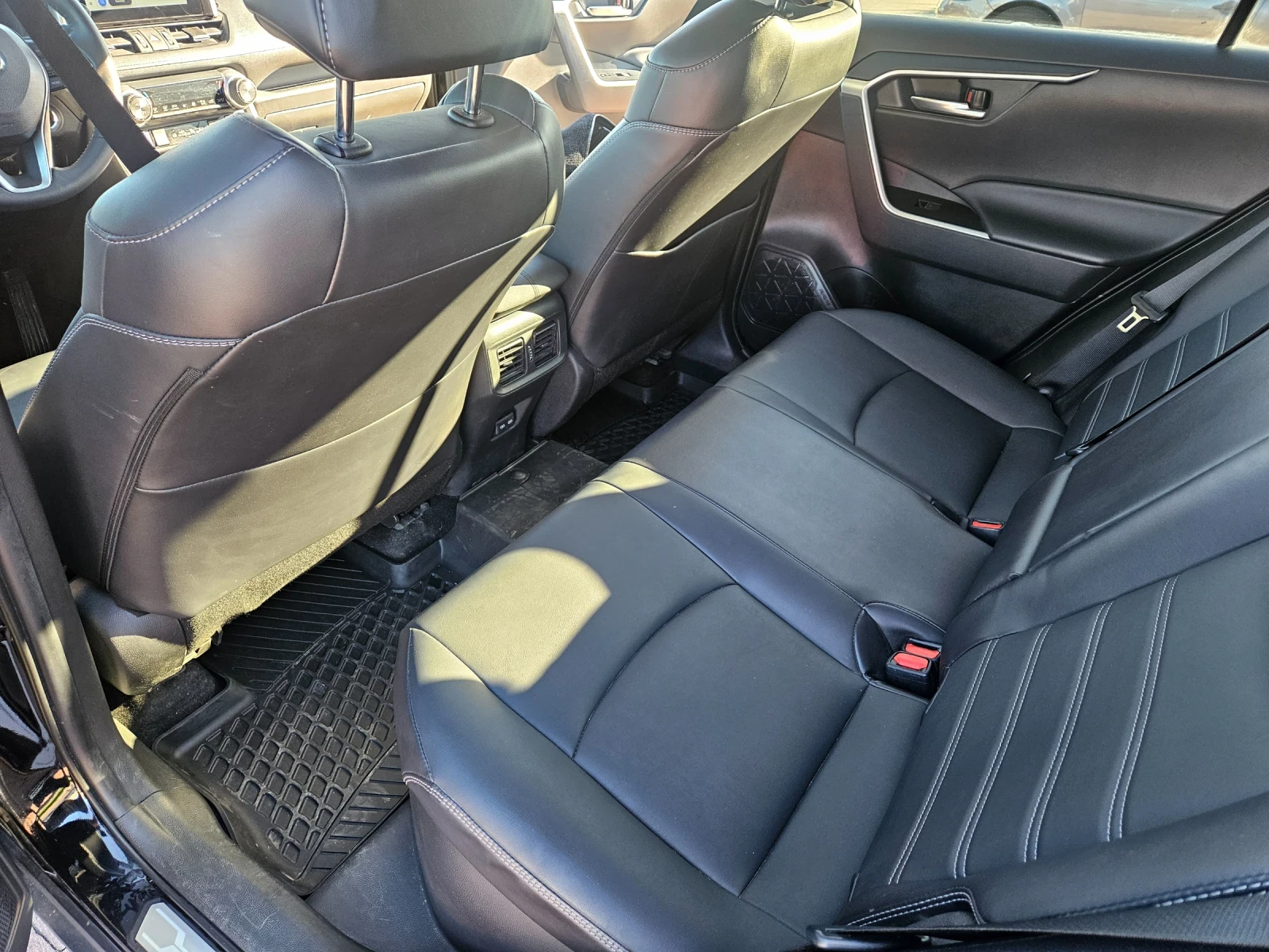 Toyota Rav4 Woodland EDITION XLE - изображение 10