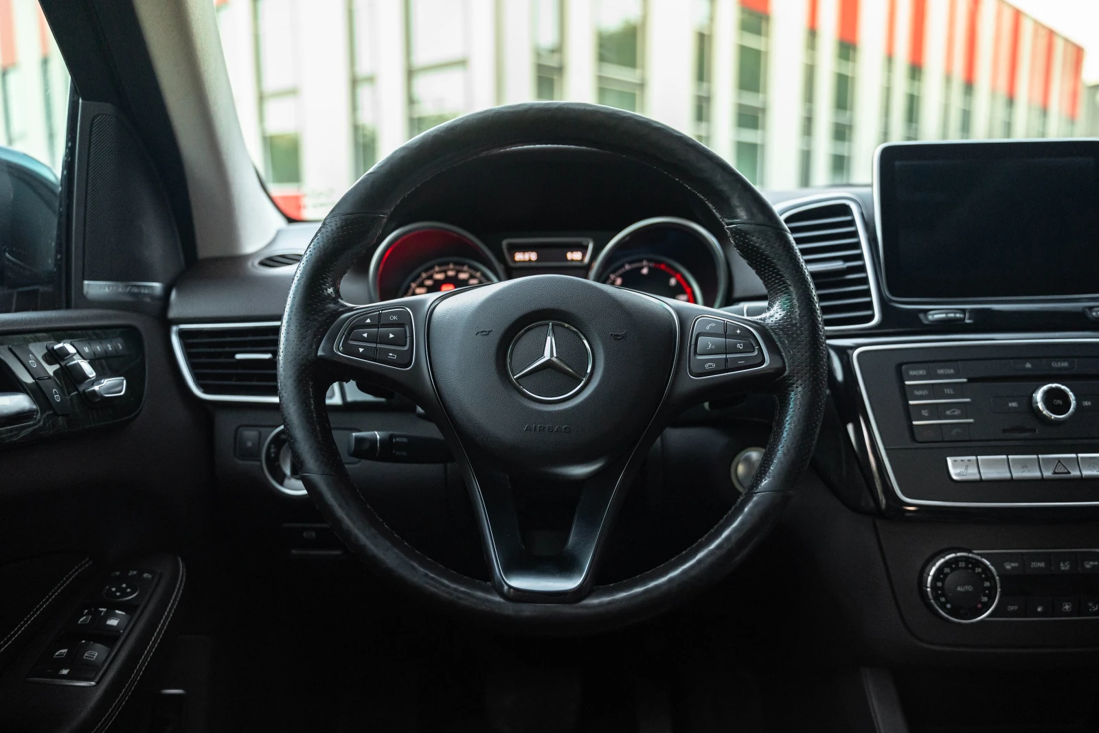 Mercedes-Benz GLE 350 4matic  AMG line , снимка 10 - Автомобили и джипове - 54360100
