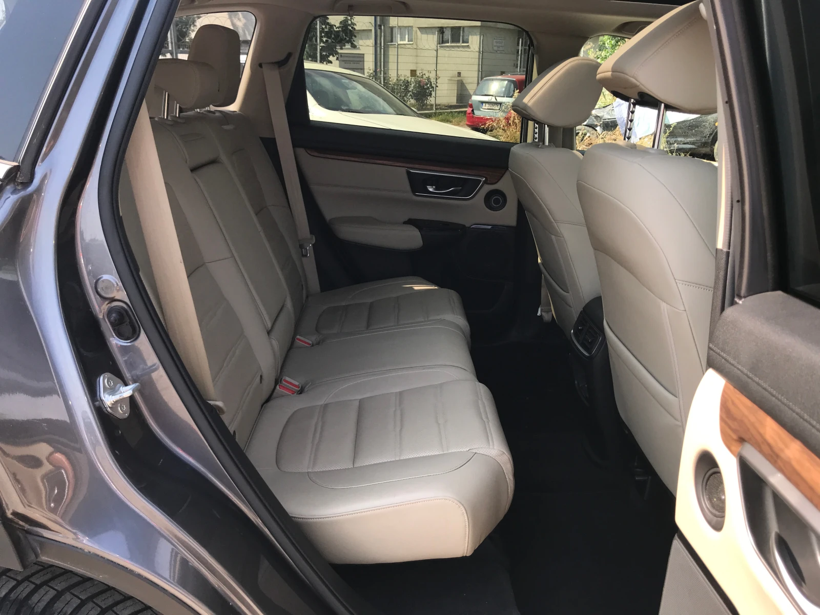 Honda Cr-v 2, 0 Hybrid, снимка 8 - Автомобили и джипове - 55129738