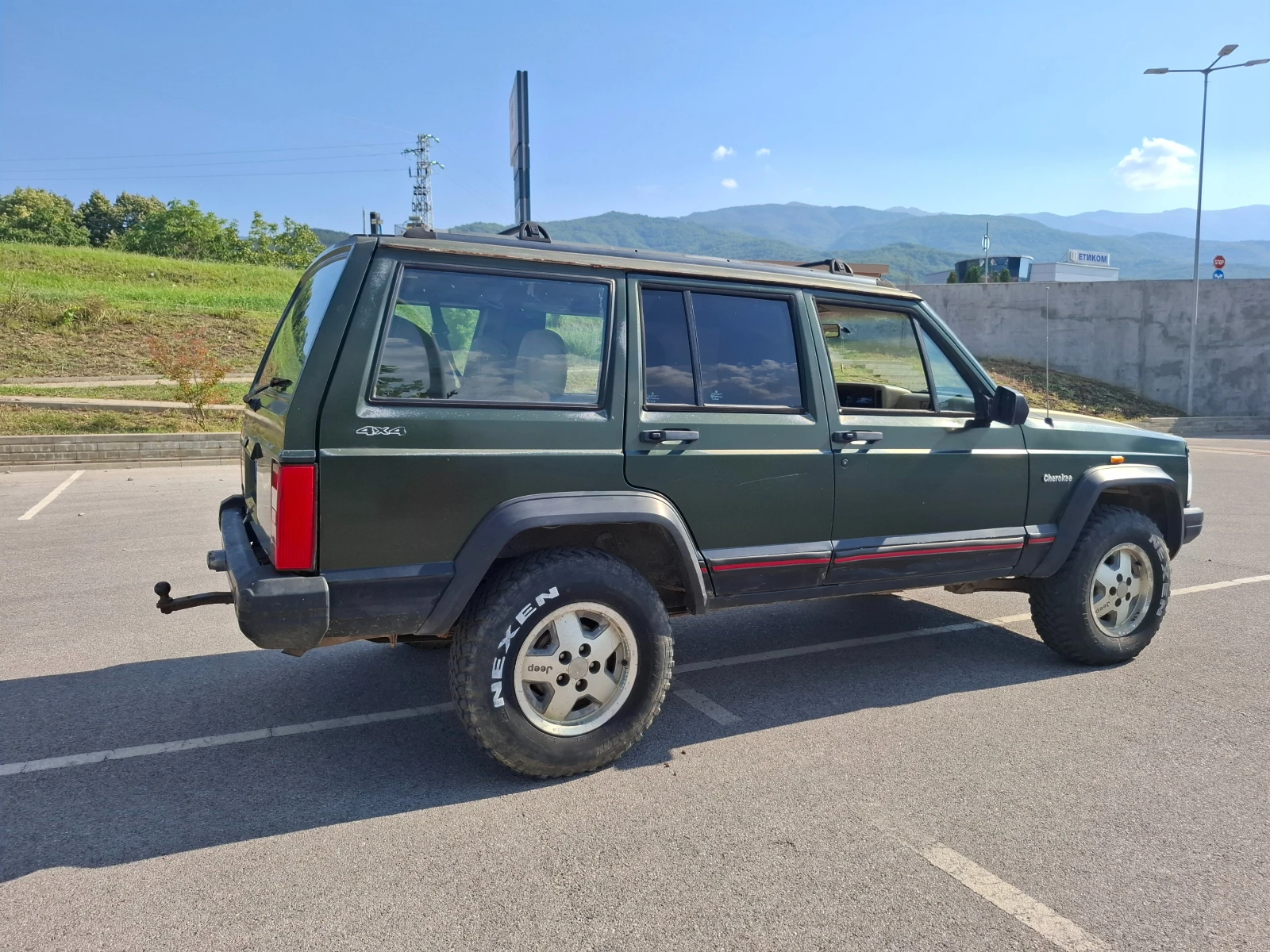 Jeep Cherokee, снимка 5 - Автомобили и джипове - 55798940