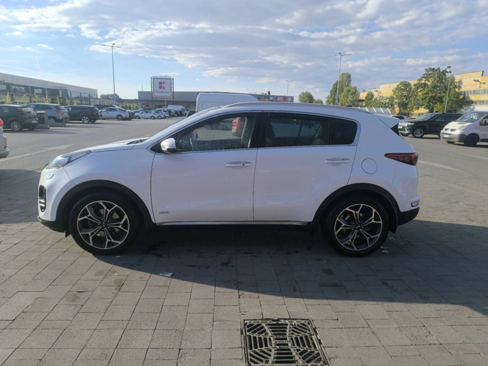 Kia Sportage 2, 0 CDTI, снимка 4 - Автомобили и джипове - 56074002