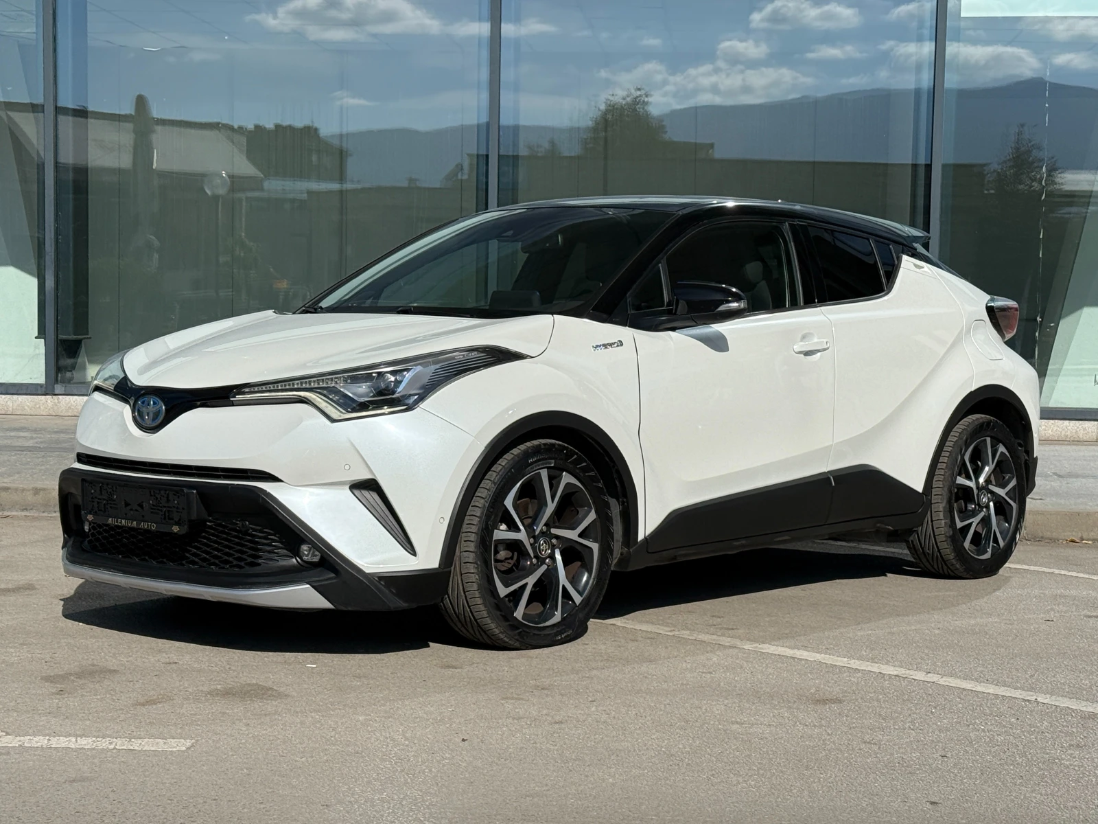 Toyota C-HR 6 МЕСЕЦА ГАРАНЦИЯ/1.8Hybrid 122к.с. Всички Екстри