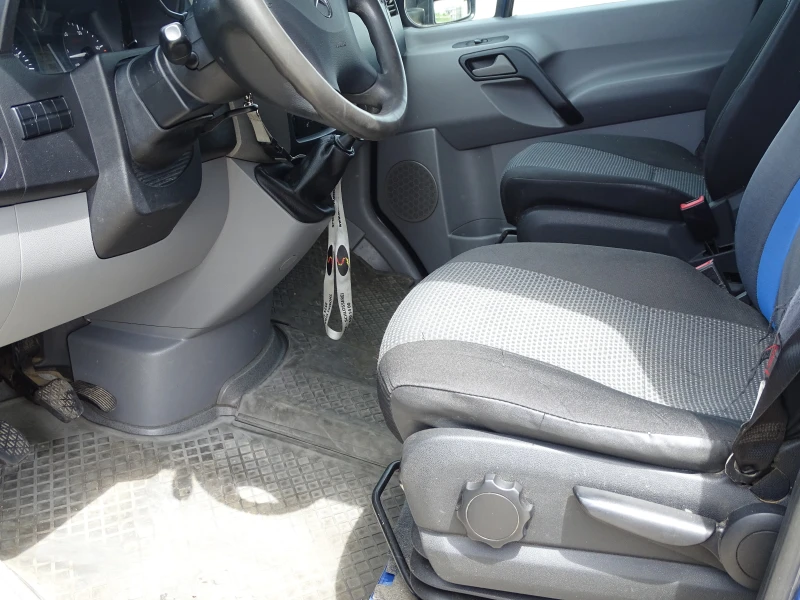 Mercedes-Benz Sprinter 519   КАТ. * Б*  ЖИВОТНОВОЗ* * Климатик* * , снимка 14 - Бусове и автобуси - 50322874