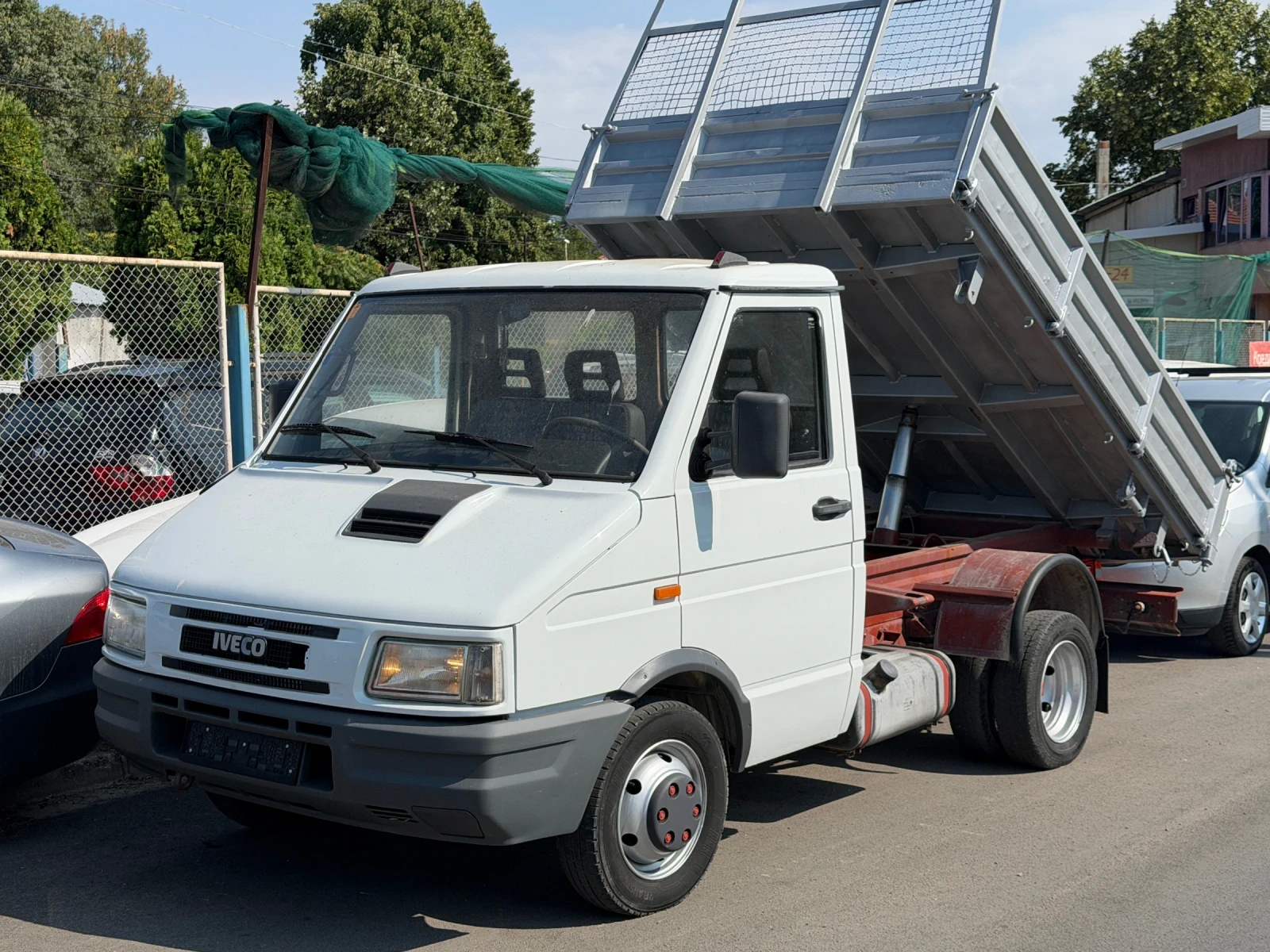 Iveco Daily 35 / 2.5TD / ТРИСТРАНЕН САМОСВАЛ