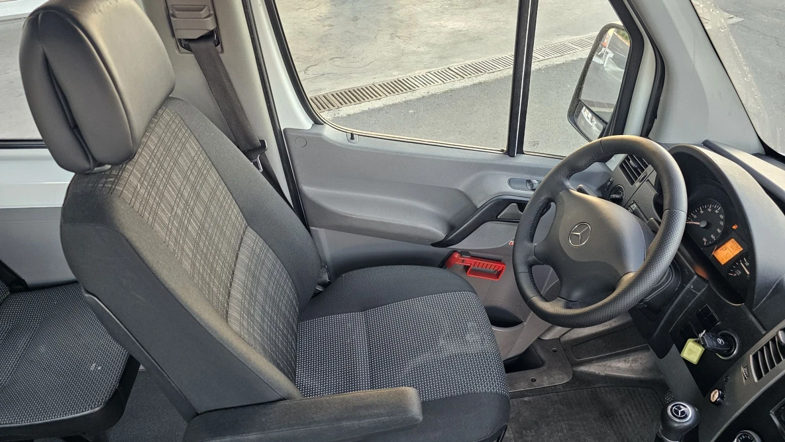 Mercedes-Benz Sprinter 313 CDI - KLIMA - EURO 6 , снимка 10 - Бусове и автобуси - 55894503