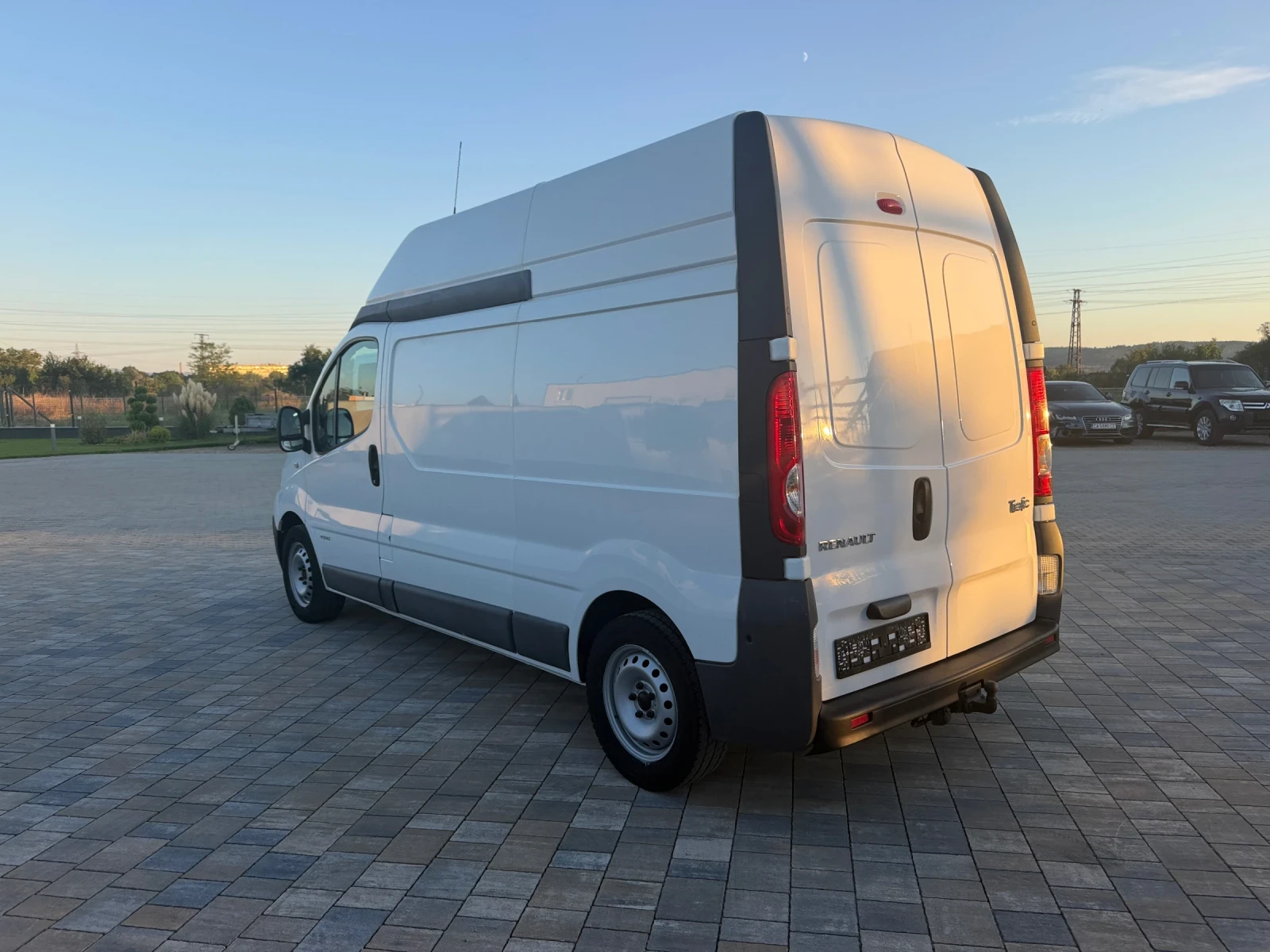 Renault Trafic 2.0 TDI , снимка 4 - Бусове и автобуси - 56132260