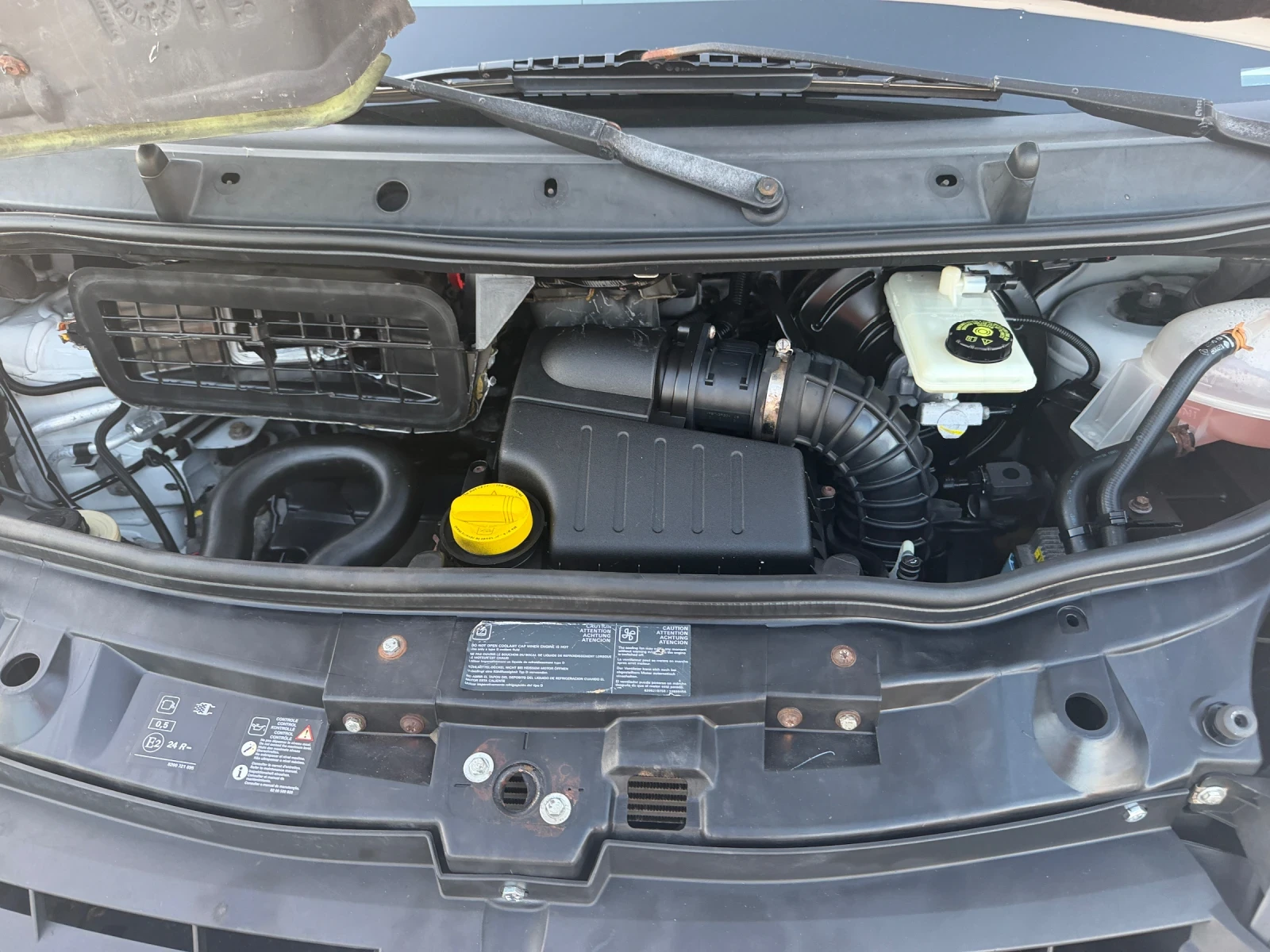 Renault Trafic 2.0 TDI , снимка 11 - Бусове и автобуси - 56132260