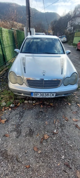 Mercedes-Benz C 180, снимка 2