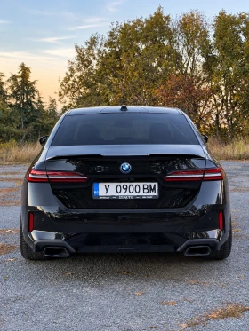 BMW 550 E/ICONIC GLOW/MPERF/INDIVIDUAL/BURGUNDY RED/PLUGIN - 60000 € - 25670403 4