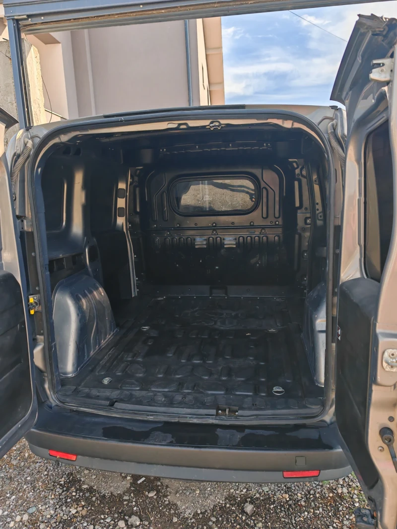 Opel Combo CNG, снимка 11 - Автомобили и джипове - 48396848