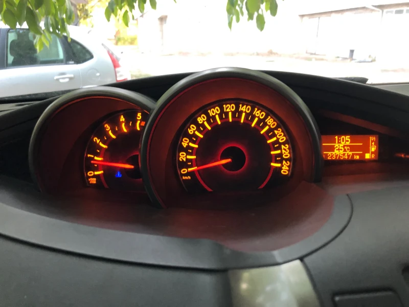 Toyota Verso 2.0D4D 126кс. 7 местна, снимка 6 - Автомобили и джипове - 47411317