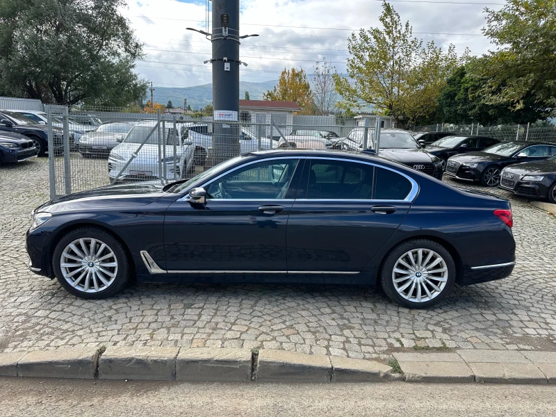 BMW 740 xDrive/Panorama/TV/Navi, снимка 3 - Автомобили и джипове - 47554409