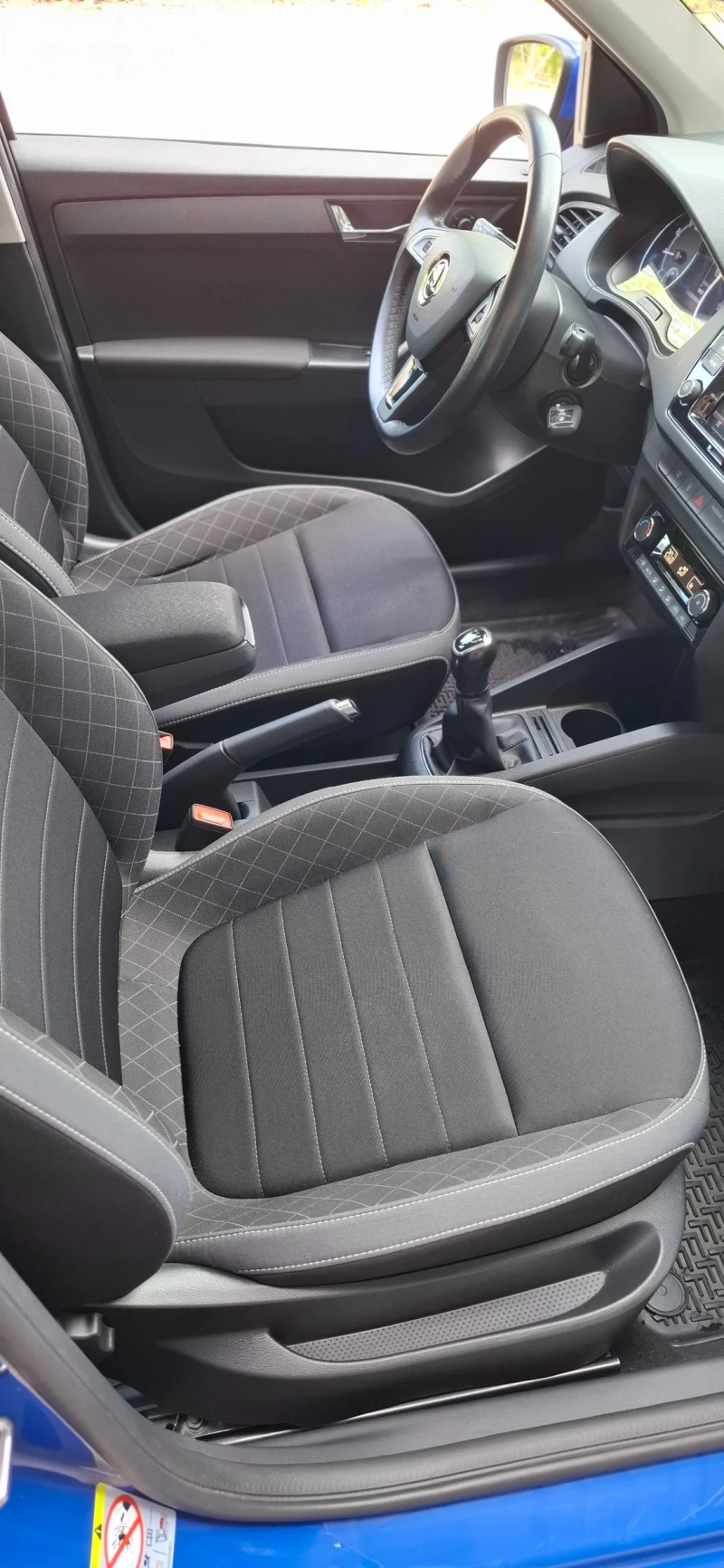 Skoda Fabia, снимка 7 - Автомобили и джипове - 52652195