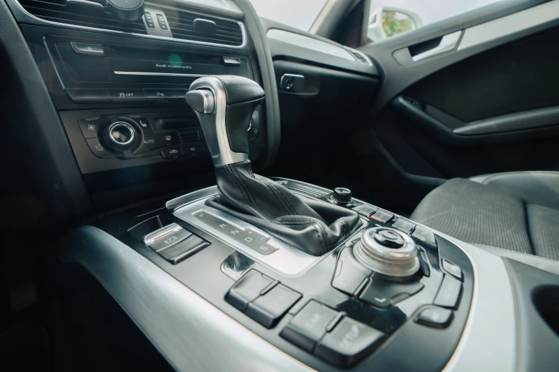 Audi A4 3.0TDI Quattro, снимка 9 - Автомобили и джипове - 52476771