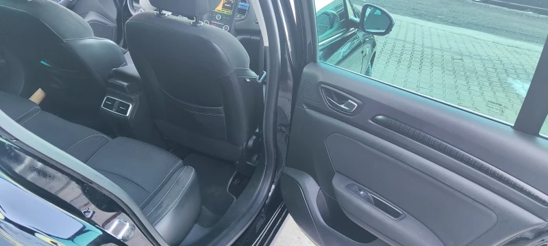 Renault Megane, снимка 14 - Автомобили и джипове - 52803942