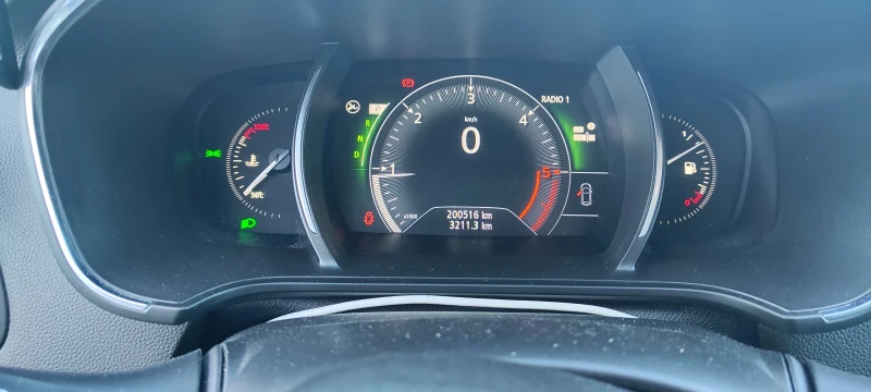 Renault Megane, снимка 9 - Автомобили и джипове - 52803942