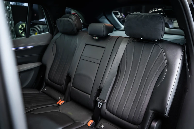 Mercedes-Benz EQS 580 4Matic SUV* Burm* pano, снимка 16 - Автомобили и джипове - 53034552