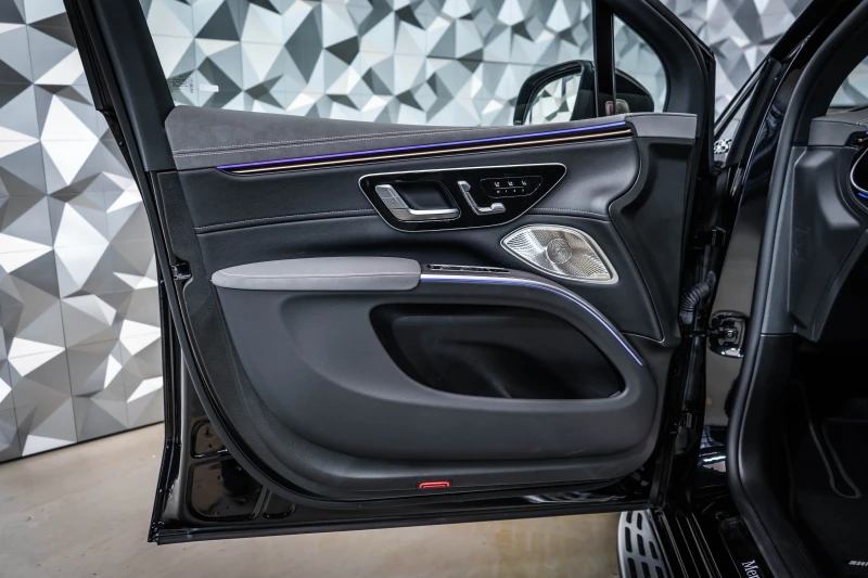 Mercedes-Benz EQS 580 4Matic SUV* Burm* pano, снимка 7 - Автомобили и джипове - 53034552