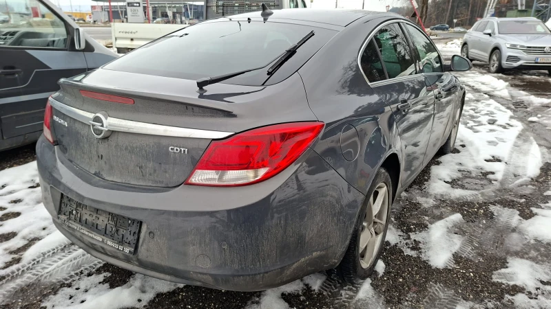 Opel Insignia Седан* 220000км.* , снимка 7 - Автомобили и джипове - 53399200