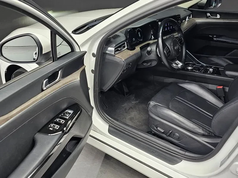 Kia K5 2.0 Noblesse, снимка 10 - Автомобили и джипове - 56127645