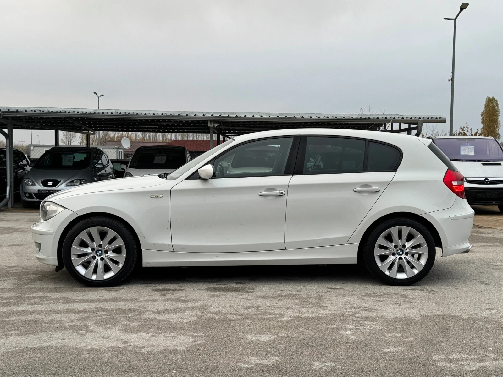 BMW 120 2.0D ИТАЛИЯ КОЖА АВТОМАТ НАВИ - изображение 2