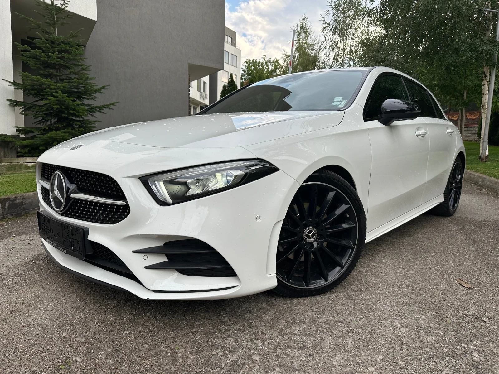 Mercedes-Benz A 180 d / AMG OPTIC  - изображение 3