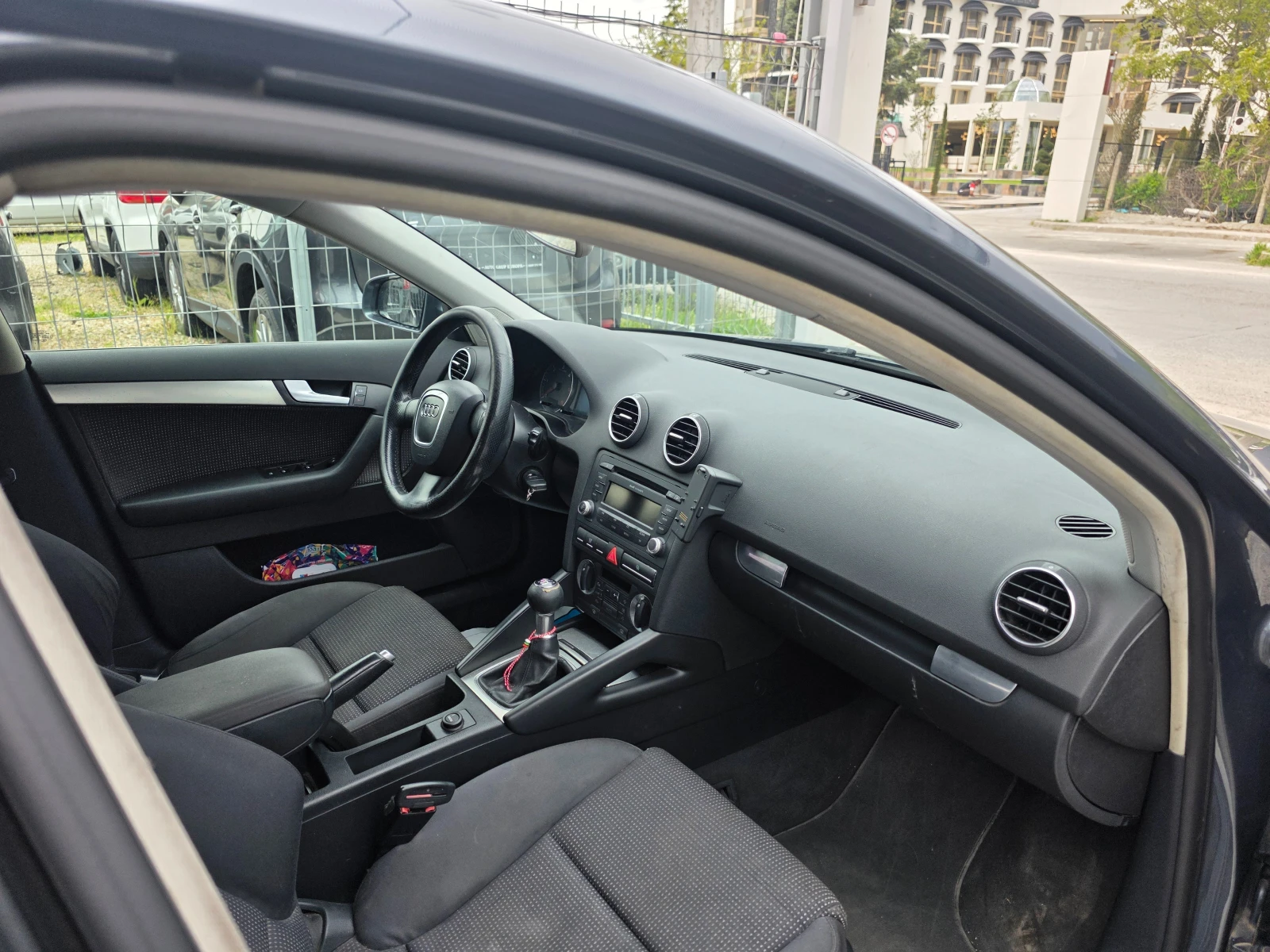 Audi A3 2.0TDI НАПЪЛО ОБСЛУЖЕН, снимка 15 - Автомобили и джипове - 54478002
