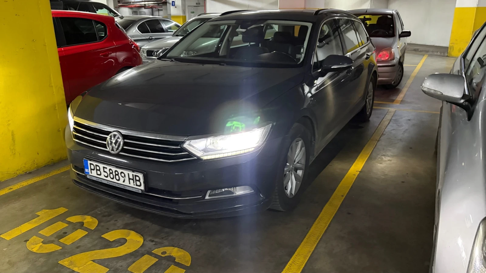 VW Passat B8 2.0 TDI, снимка 11 - Автомобили и джипове - 54769701
