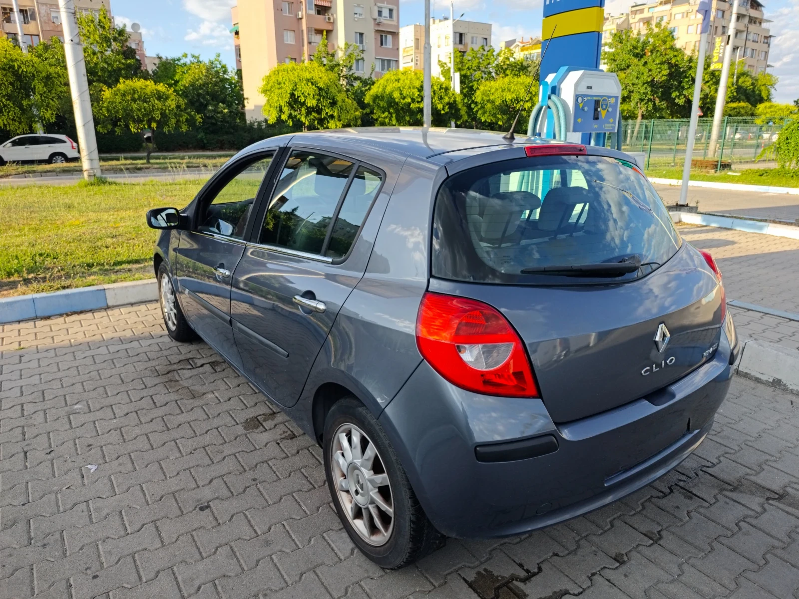 Renault Clio, снимка 3 - Автомобили и джипове - 55309530