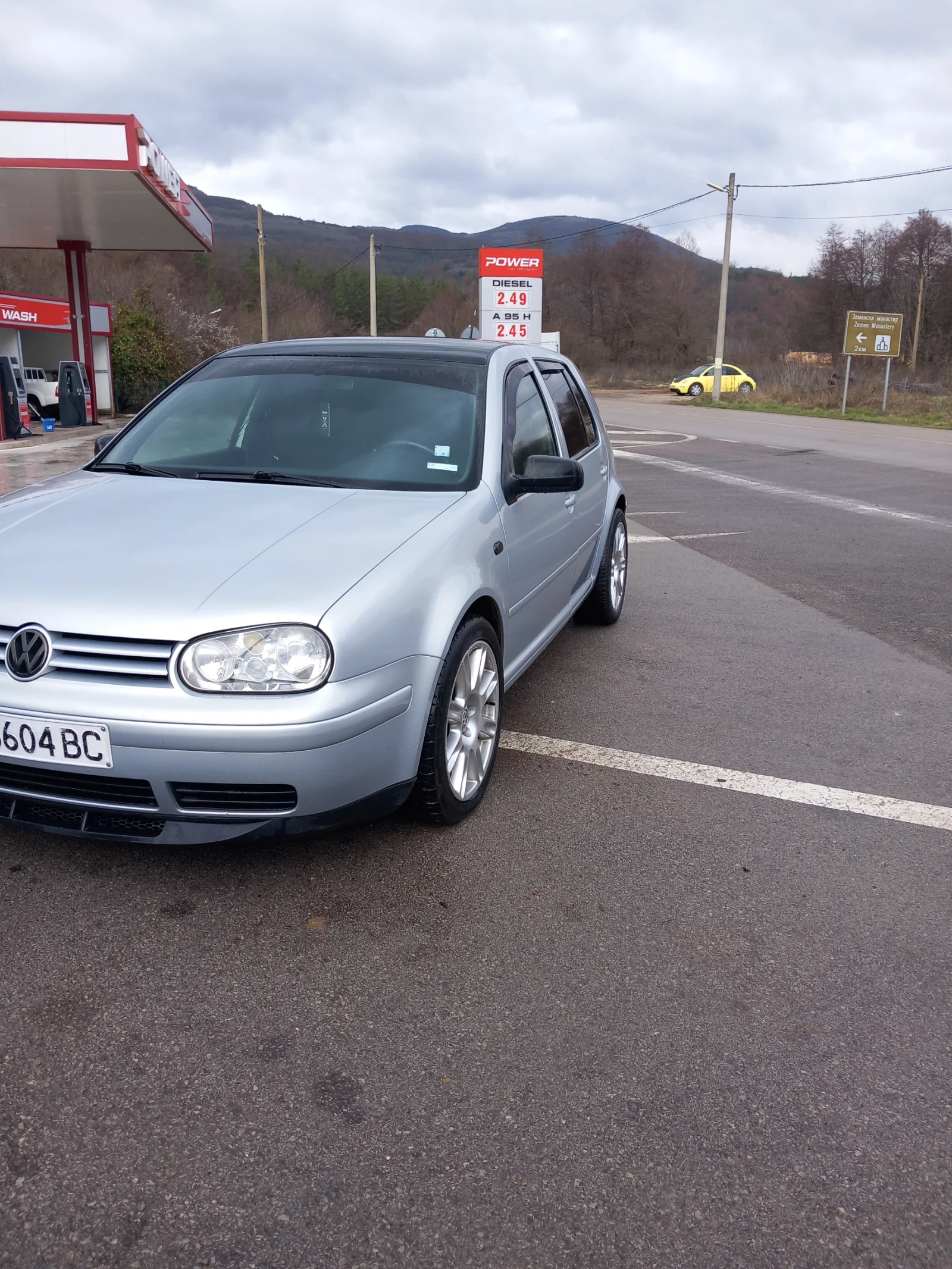 VW Golf, снимка 5 - Автомобили и джипове - 55513138