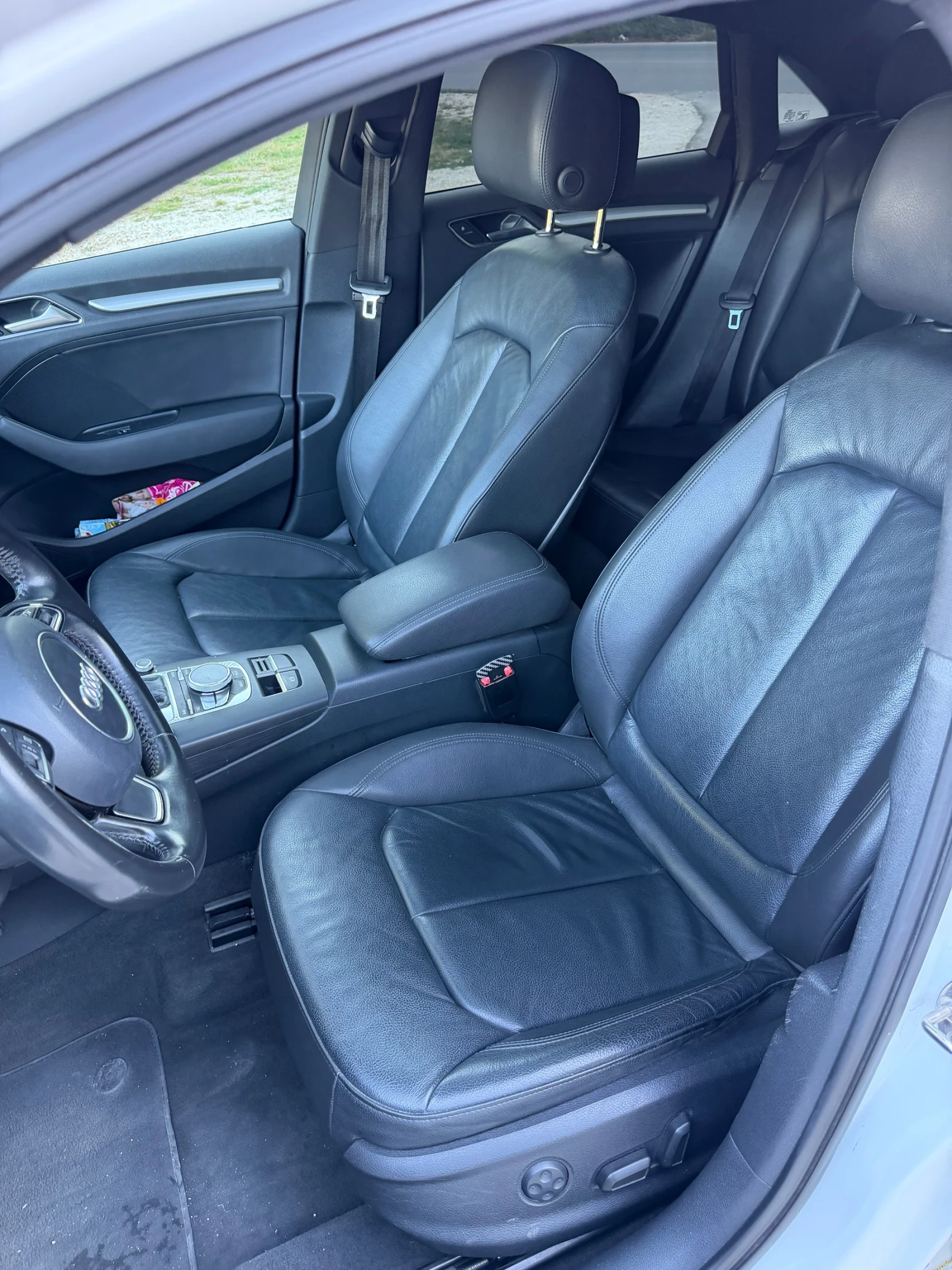 Audi A3 Sedan 1.8TFSI, снимка 7 - Автомобили и джипове - 55606649