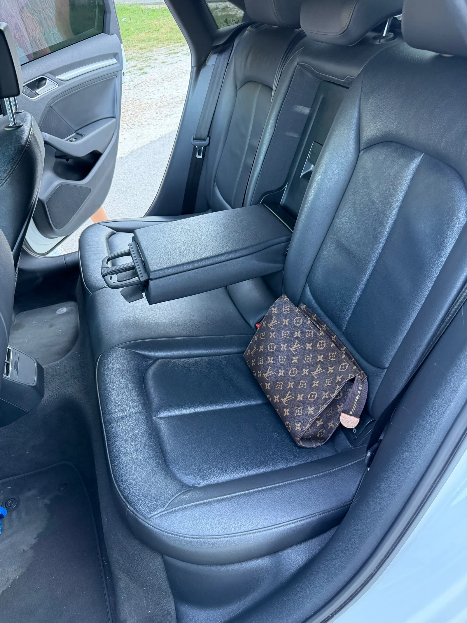 Audi A3 Sedan 1.8TFSI, снимка 8 - Автомобили и джипове - 55606649