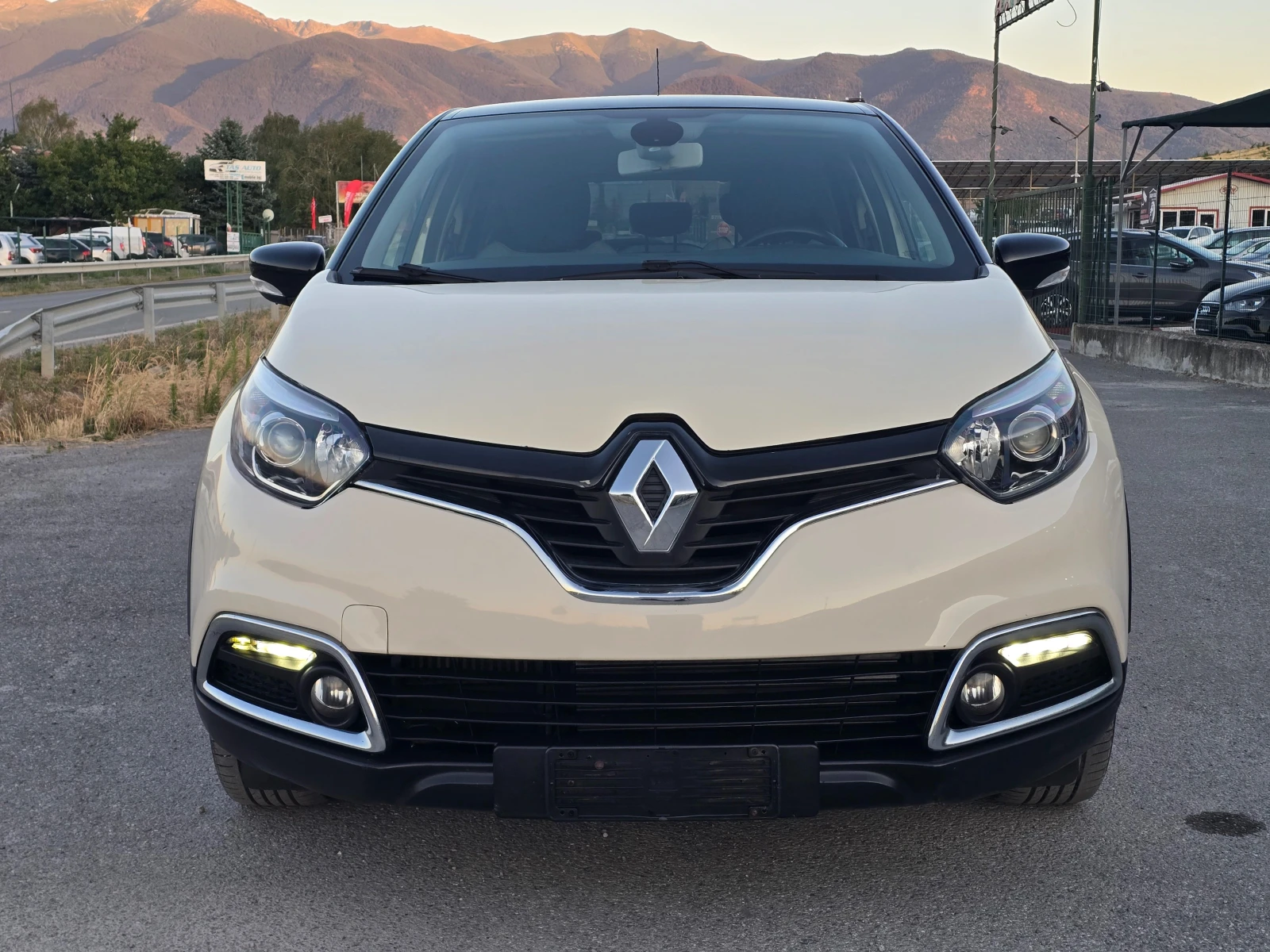 Renault Captur 1.5DCI/AUTOMATIC/Energy R-Link/FULL, снимка 2 - Автомобили и джипове - 55679850