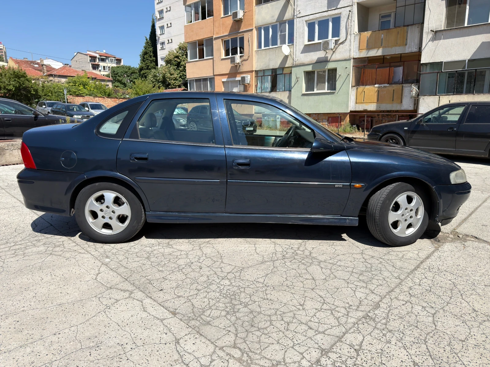 Opel Vectra 2.0 16V Edition 2000, снимка 3 - Автомобили и джипове - 55892420