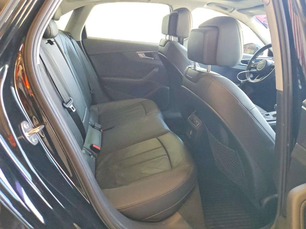 Audi A4 2.0l Ultra Premium, снимка 10 - Автомобили и джипове - 56348705