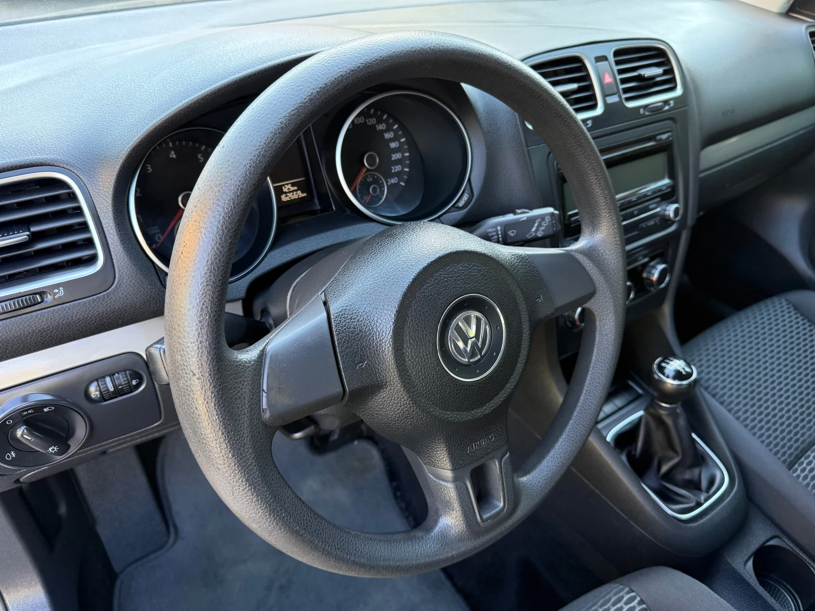 VW Golf 6 Бензин 1.4 80 кс, снимка 7 - Автомобили и джипове - 56405683