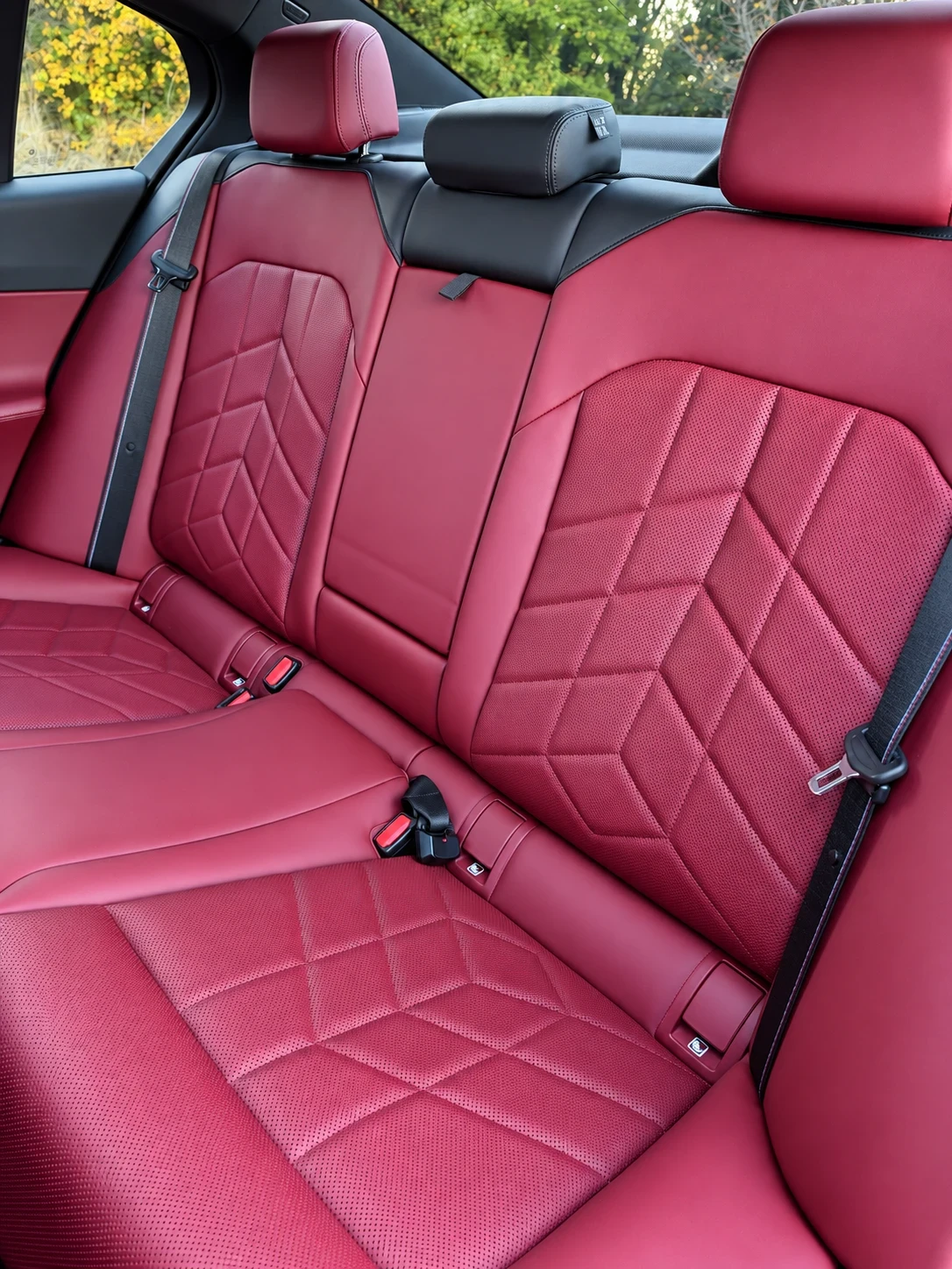 BMW 550 E/ICONIC GLOW/MPERF/INDIVIDUAL/BURGUNDY RED/PLUGIN | Mobile.bg � ����������� 12
