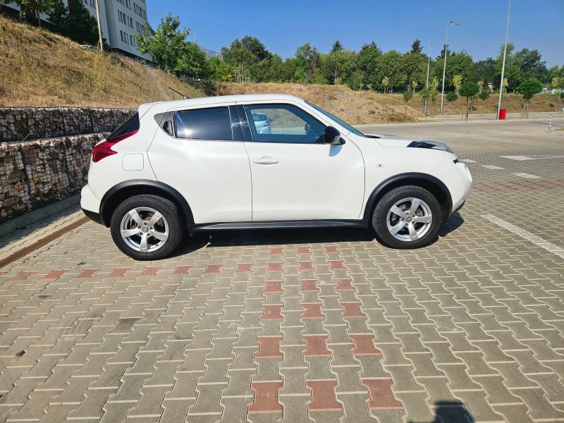 Nissan Juke 1.6 benzin/automat, снимка 7 - Автомобили и джипове - 47185160