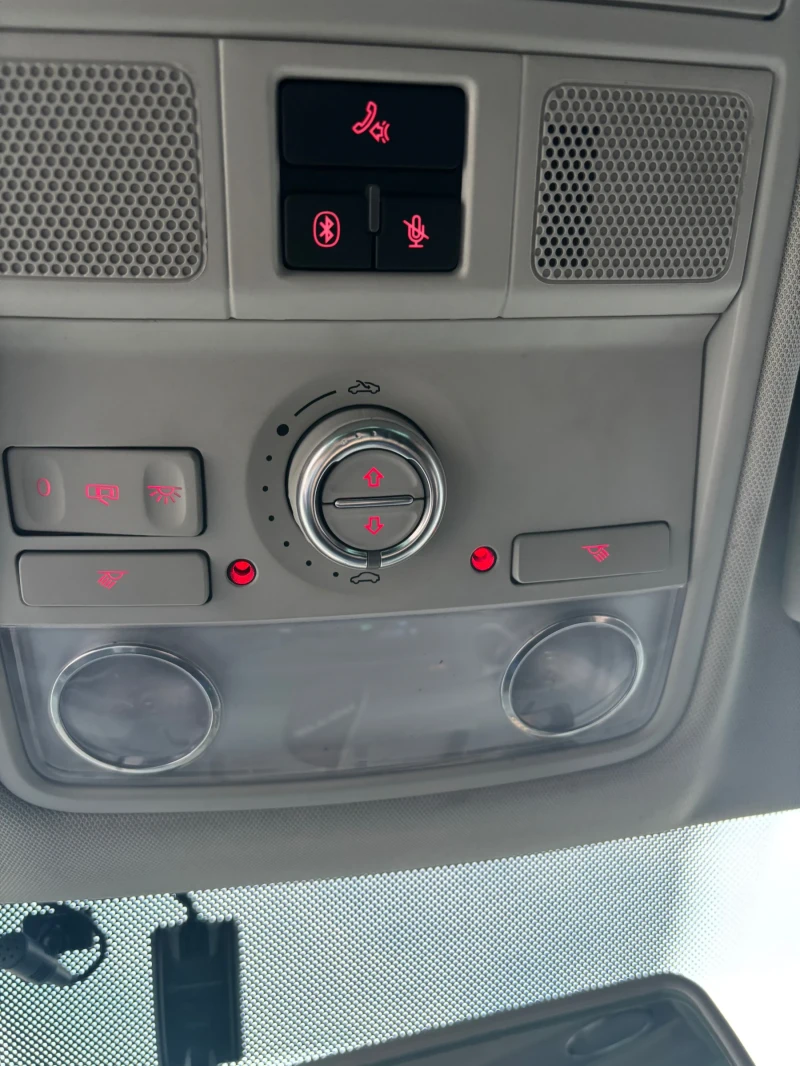 VW Tiguan, снимка 6 - Автомобили и джипове - 52816327