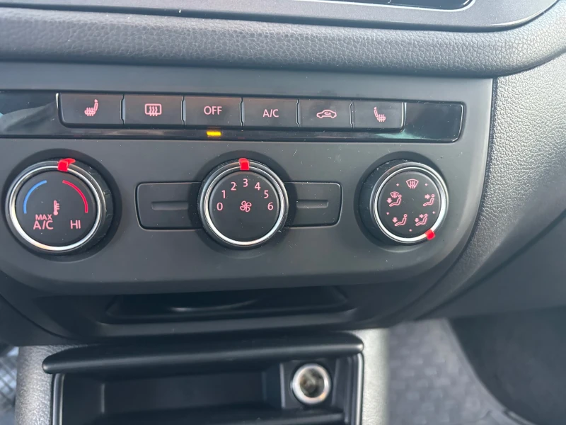 VW Tiguan, снимка 13 - Автомобили и джипове - 52816327