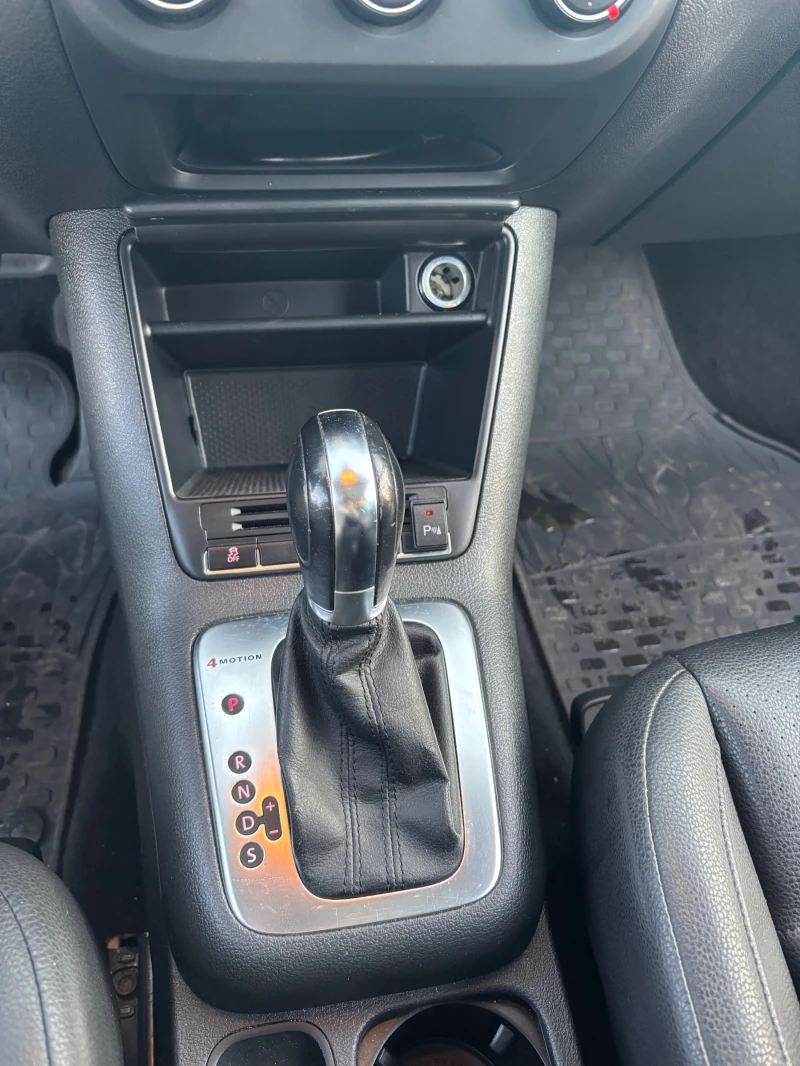 VW Tiguan, снимка 12 - Автомобили и джипове - 52816327