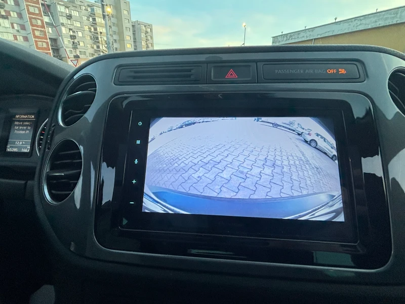 VW Tiguan, снимка 15 - Автомобили и джипове - 52816327