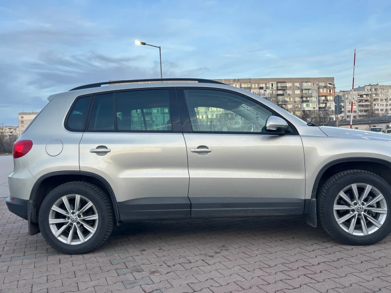 VW Tiguan, снимка 2 - Автомобили и джипове - 52816327