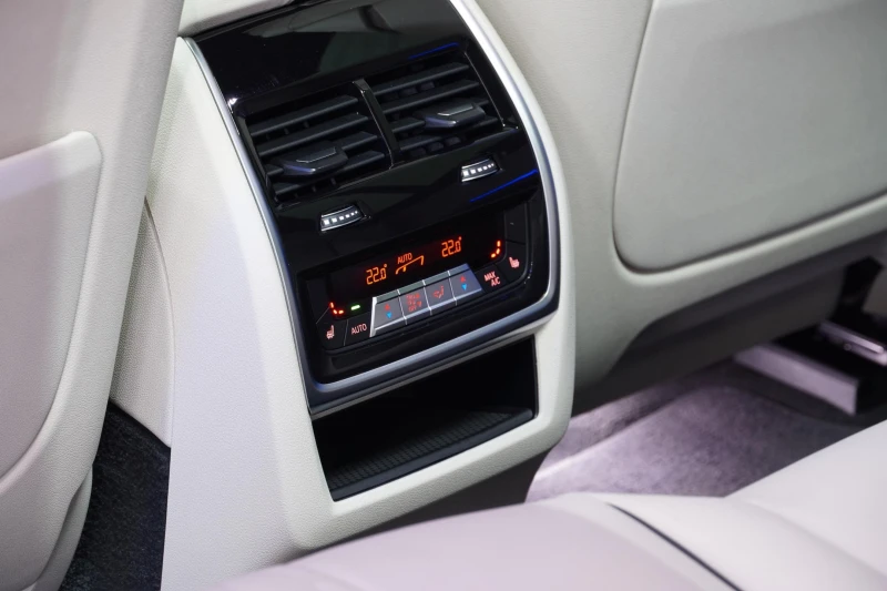 BMW X7 40i M-Sport, снимка 15 - Автомобили и джипове - 52573458