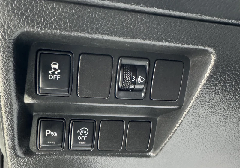 Nissan Qashqai 1.5DCI * 110k.c. * Нави * Камера* Cервизна История, снимка 12 - Автомобили и джипове - 52883519