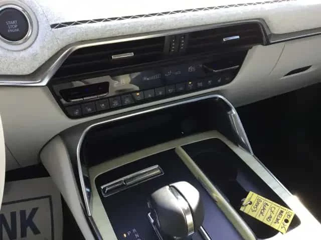 Mazda CX-90 * Signature Signature* HUD * 360* ДИСТРОНИК* ОБДУХ, снимка 13 - Автомобили и джипове - 54419050